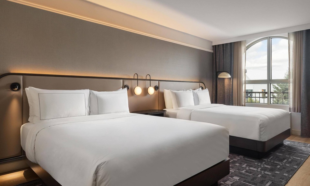Bromont Hotel | Hotel Vallea Bromont, Tapestry Collection by Hilton