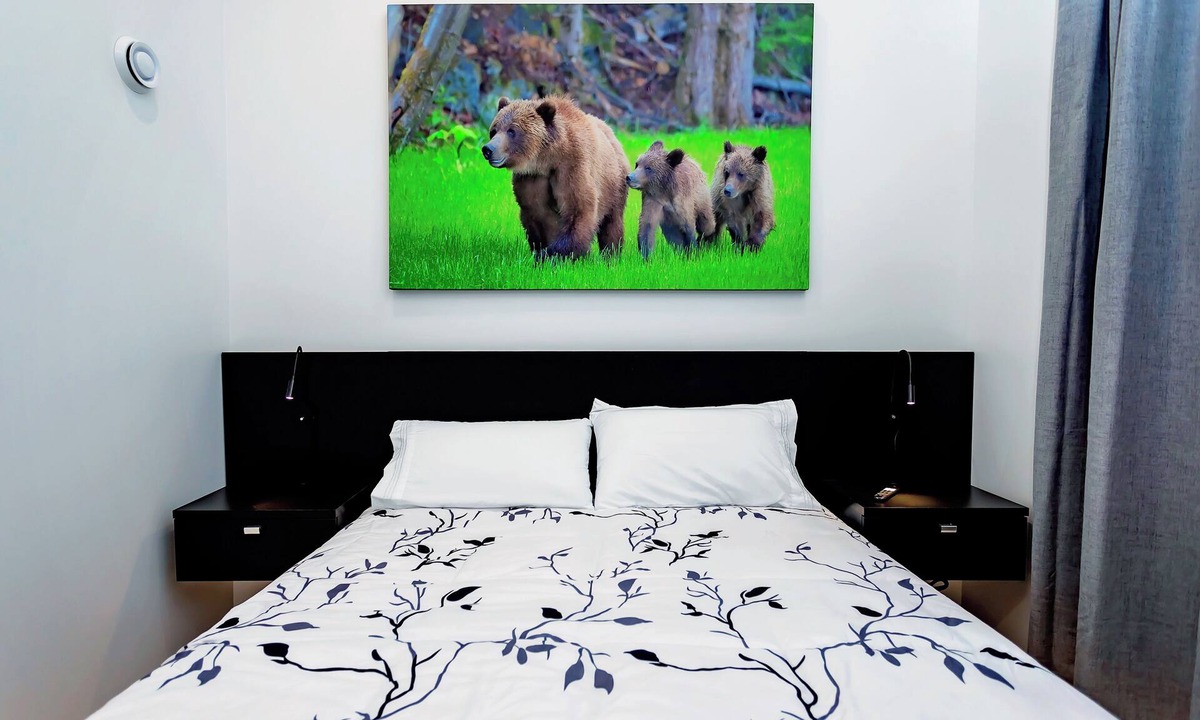 Kitimat House | Huckleberry Guest Suite 2 Bedroom executive suite in the heart of Kitimat BC