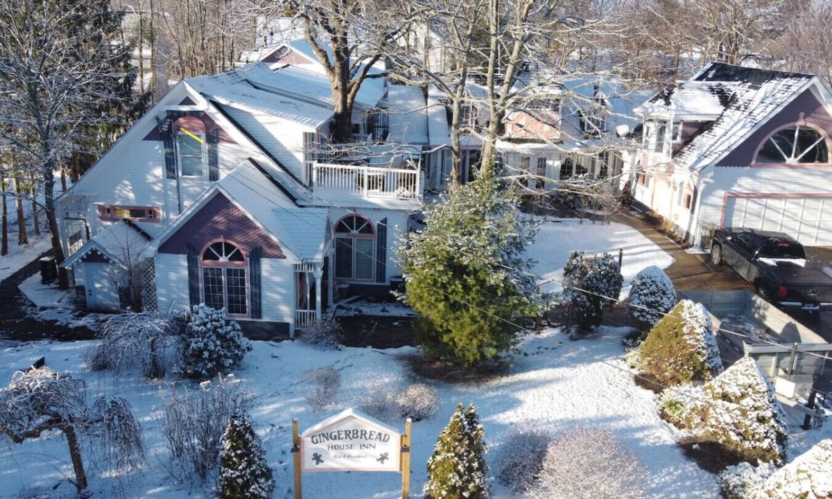Wolfville Bed & Breakfast | Iconic Gingerbread House