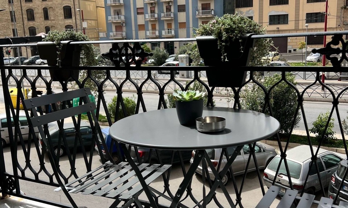 Corso dei Mille - Sant'Erasmo Apartment | In Casuzza, centrally located and a stone's throw from Palermo Central Station.