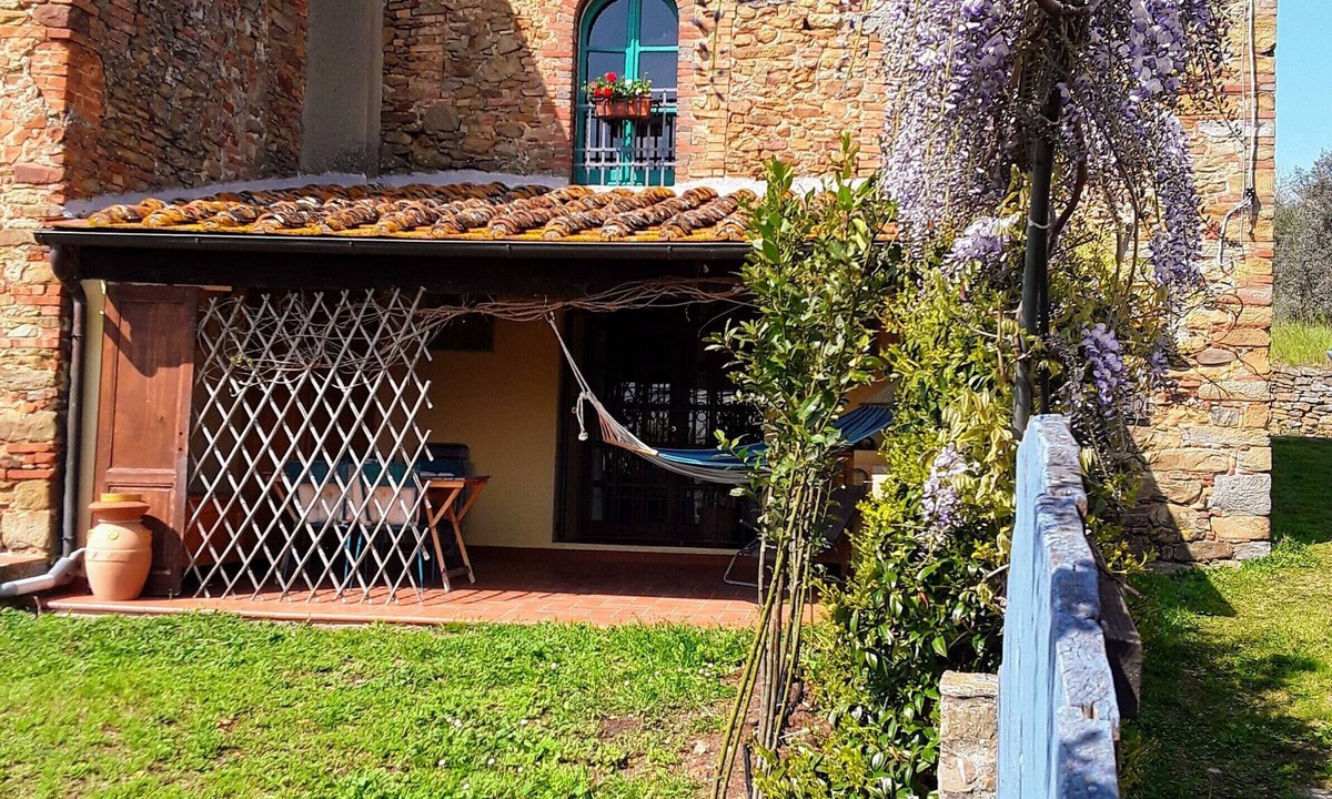 Vinci Villa | Independent apartment with private veranda3 placesVinci hills of Montalbano