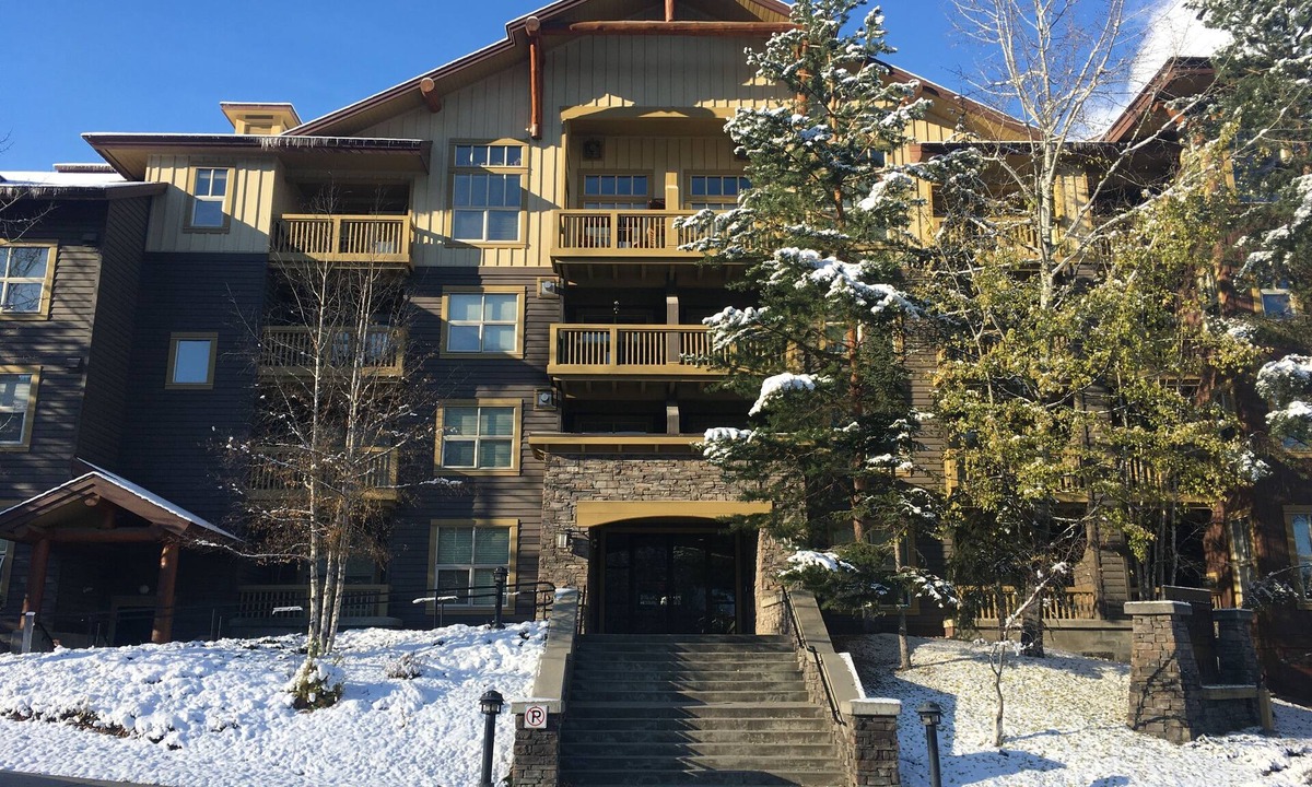 Panorama Condo | Individual, Spacious, One Bedroom Condo in Upper Village Close to Slopes