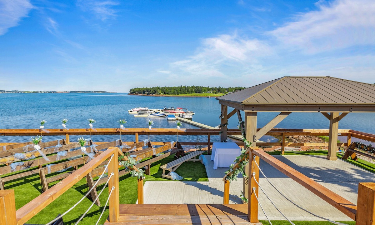 Bayview Hotel | Inn at the Pier