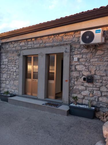 Castel di Iudica Apartment | Iudica charme