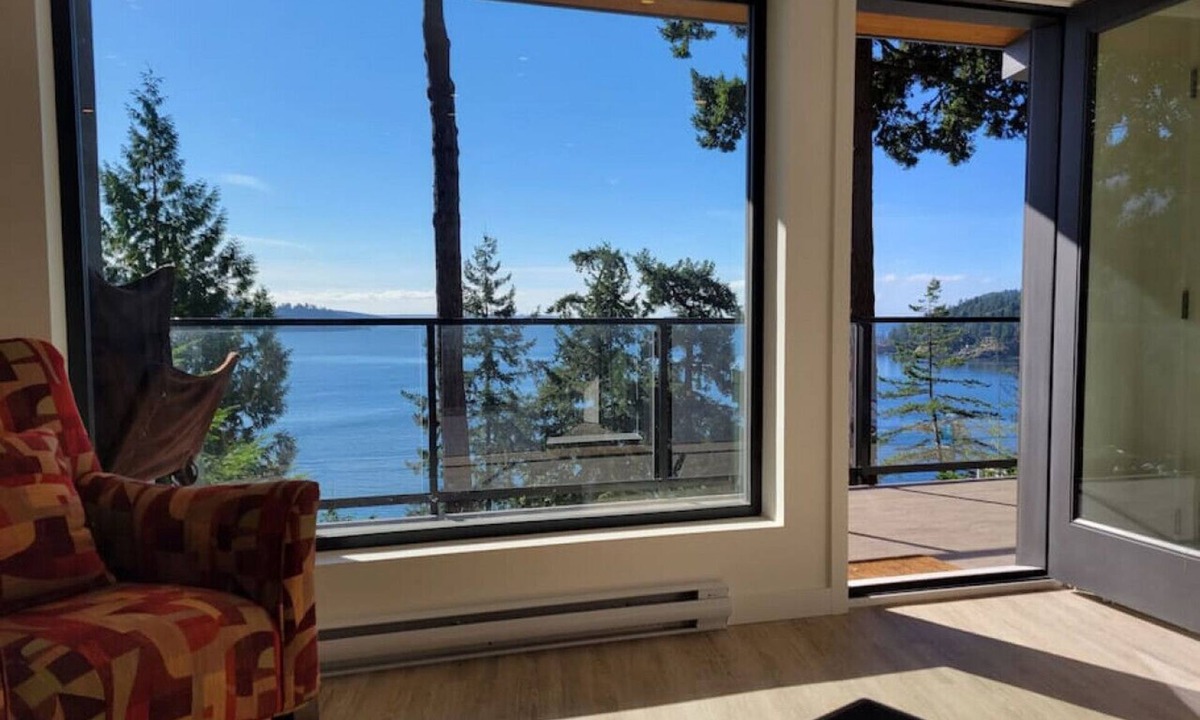 Bowen Island Apartment | J&J`s · Exquisite and brand new 1-bedroom ocean view suite