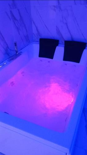 Marsala Apartment | Jacuzzi Suite King