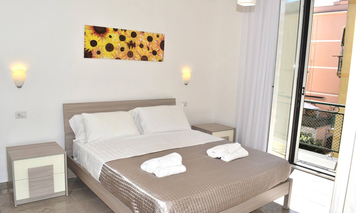 Prenestino-Centocelle Apartment | Jessica's house in Centocelle (150mt Metro C)-a few stops from the center of Rome