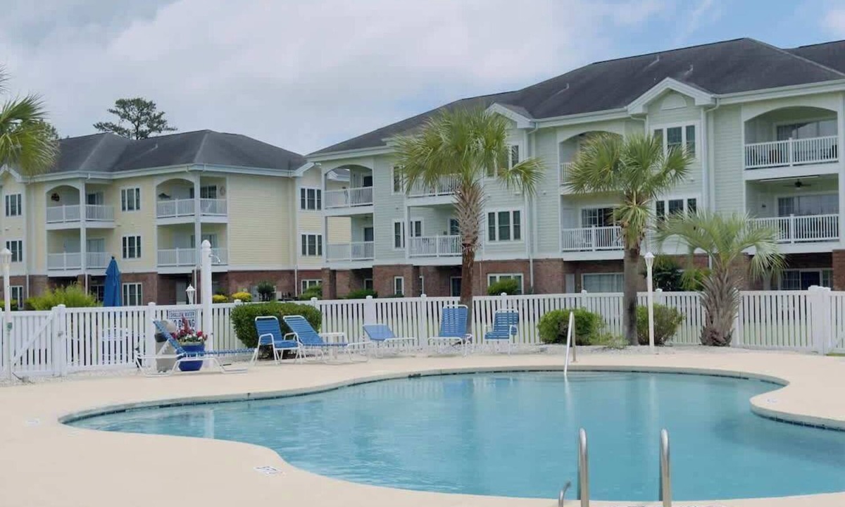 Central Myrtle Beach Apartment | Joyful 1BR condo at MyrtleWoods