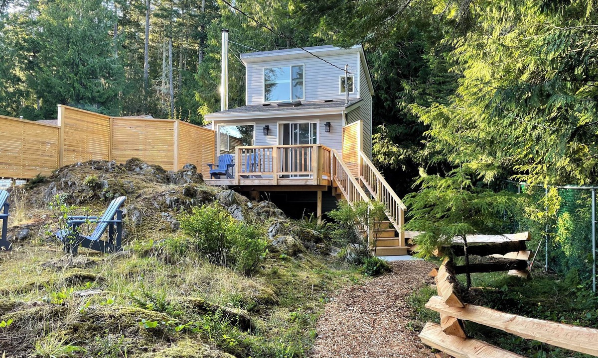 Otter Point Cabin | King Creek Cottage - ocean views and quiet escape in Otter Point