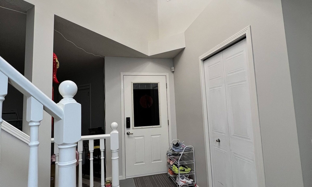 Southwest Calgary House | KKN Cozy private room in SW Calgary