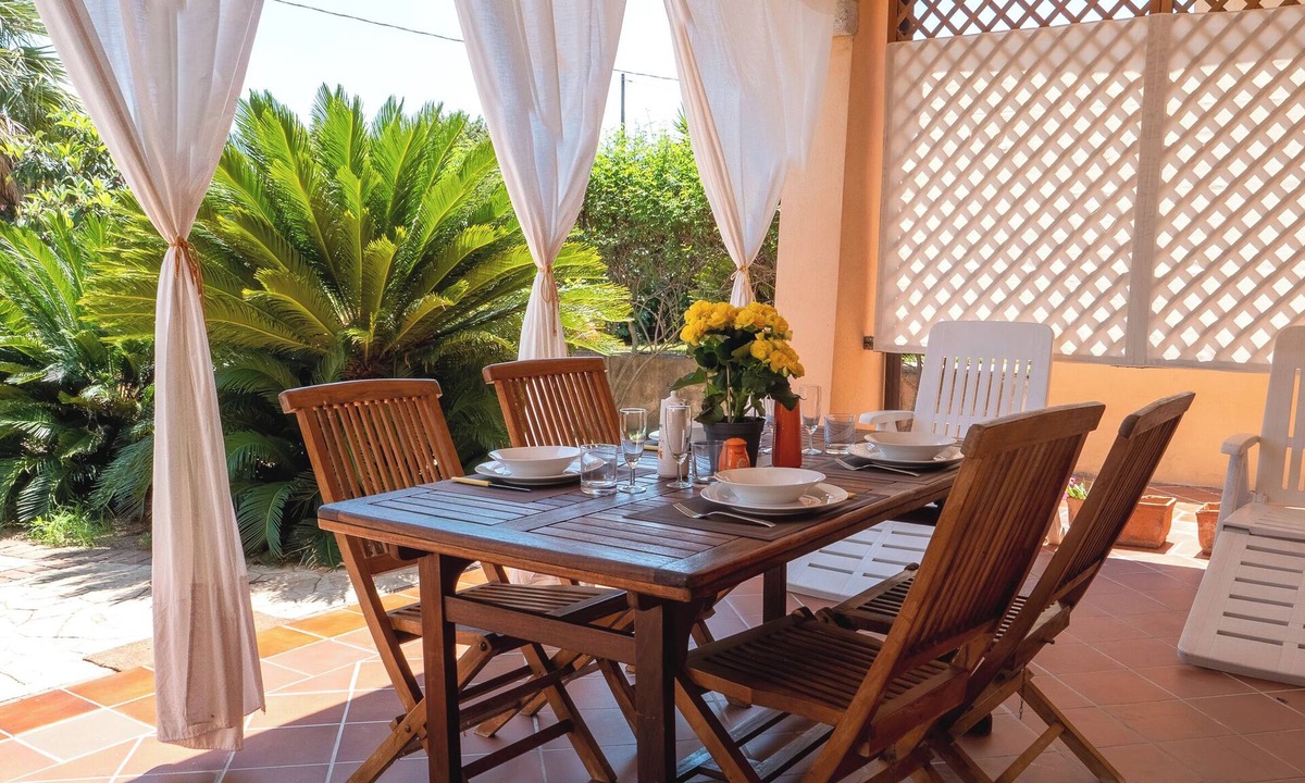 San Teodoro House | L'Alzoni - Two Bedroom House, Sleeps 5