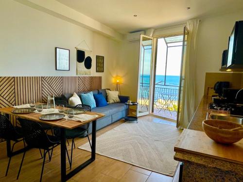 Aspra Apartment | La Riva - Seashore