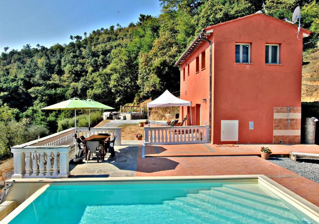 Pescia House | La Rossa nel Verde Selvaggio
