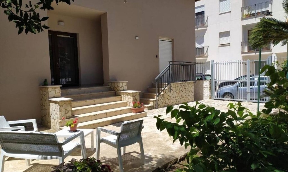 Alcamo House | La Rugiada - with private garden