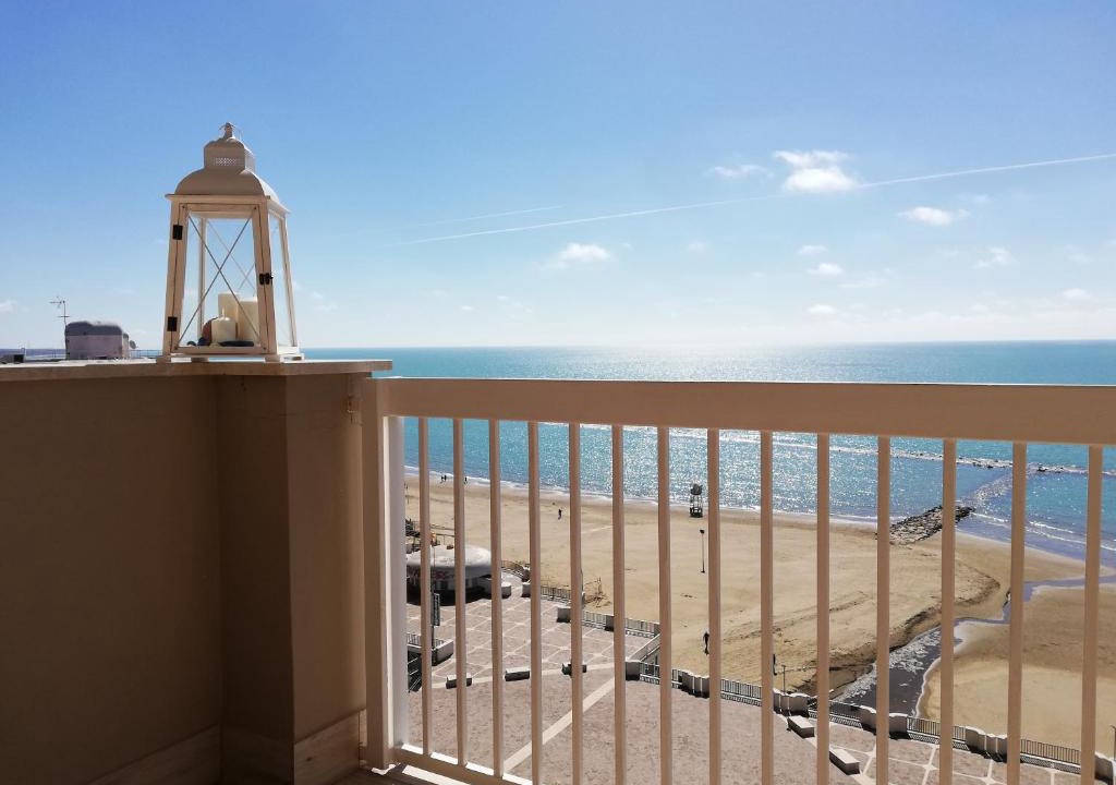 Nettuno Apartment | LA TERRAZZA SUL TIRRENO