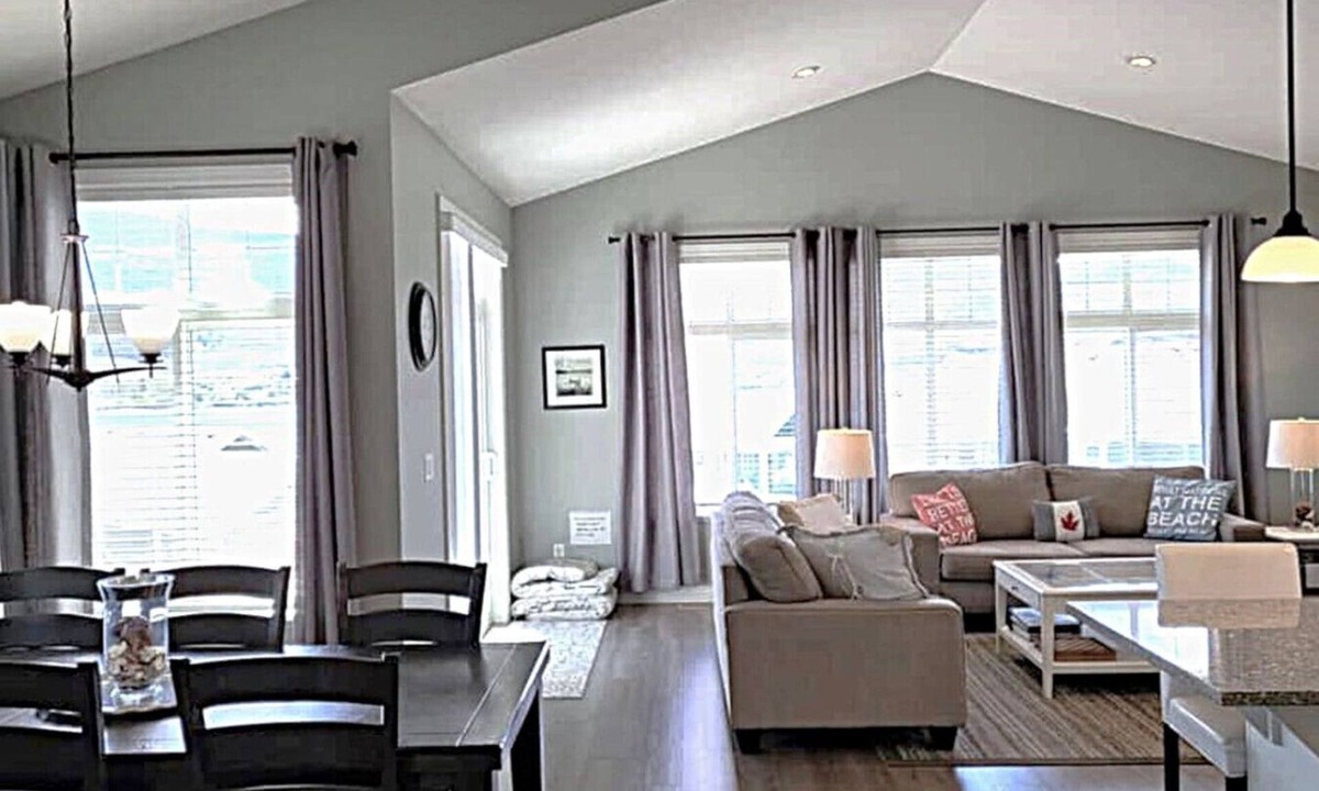 Osoyoos House | Lake View Cottage #212