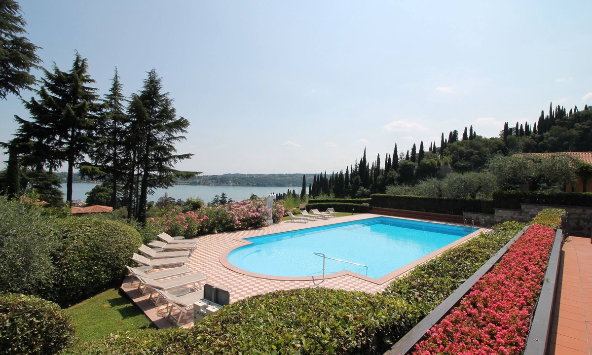 Morgnaga Apartment | Lake view from the pool - Relaxation assured
