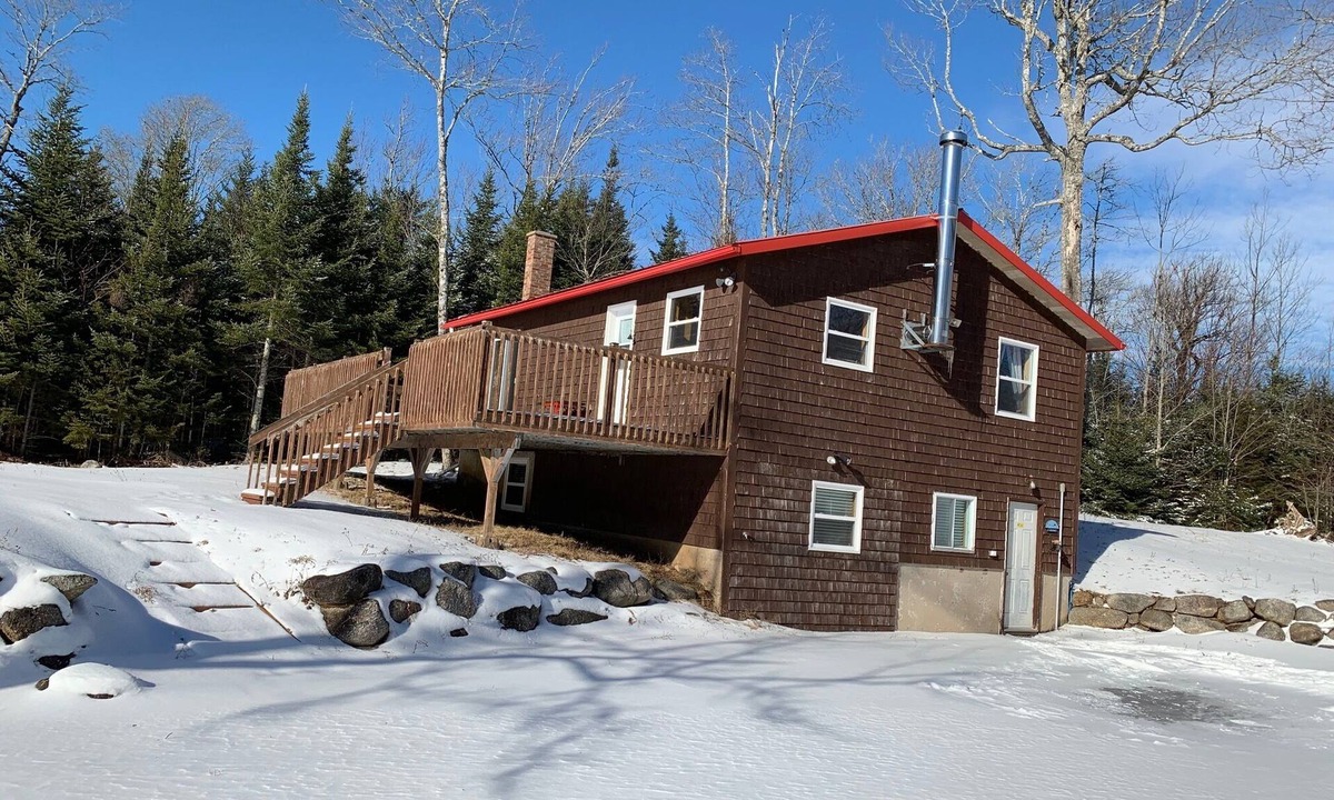 Mill Road Cottage | Lakefront cottage on a Wallaback lake