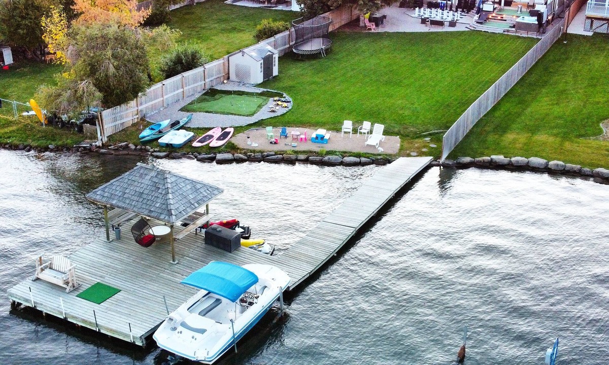 Chestermere Cottage | Lakefront Paradise, Hot Tub, Private Beach, Covered Dock, Kayaks, Near Downtown