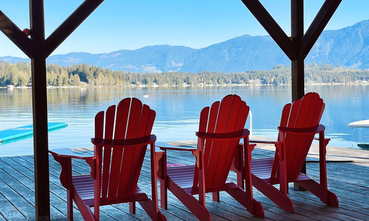 Sproat Lake Cabin | Lakefront, private dock, hot tub, free kayaks and paddle boards!