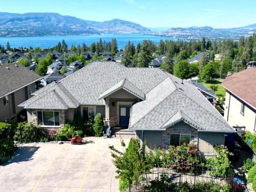 Southwest Mission House | Lakeview 2-bed 2-bath Entire Suite near Summerhill Winery