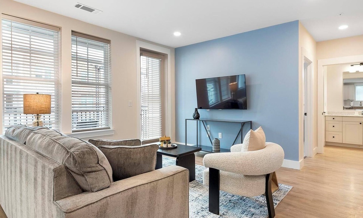 Mount Mourne Apartment | Landing | Incredible 2BD, Pool, Clubhouse