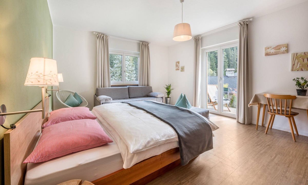 Sorafurcia Apartment | 'Lanz Maria Apartment Garden' with Mountain View