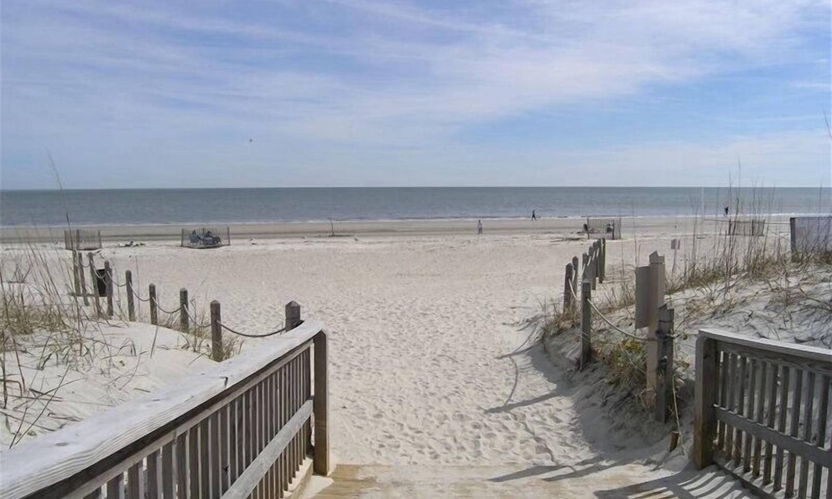 Folly Field Villa | Large First Floor Villa, Close to Beach, Pool, Tennis Courts and Playgrounds