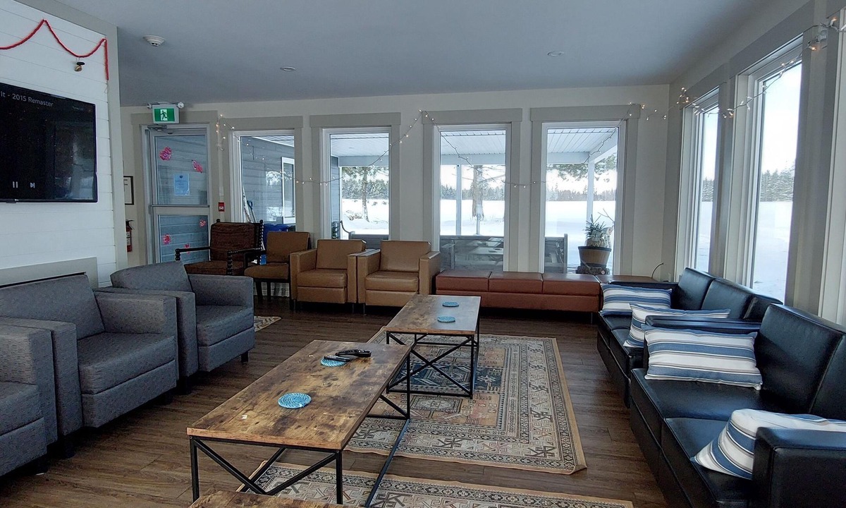 Prince County Cabin | Large pet friendly retreat with tons of room for large groups.
