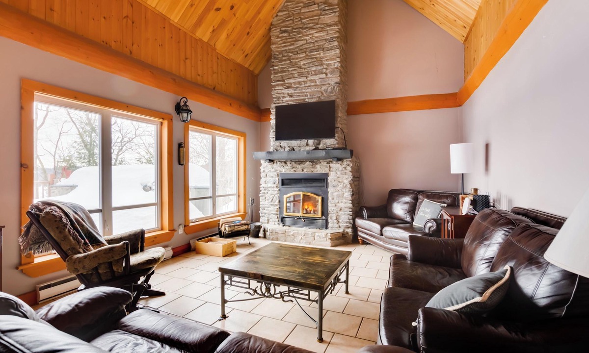 Cheneville Ski Chalet | Le Domaine forêt d'eau II