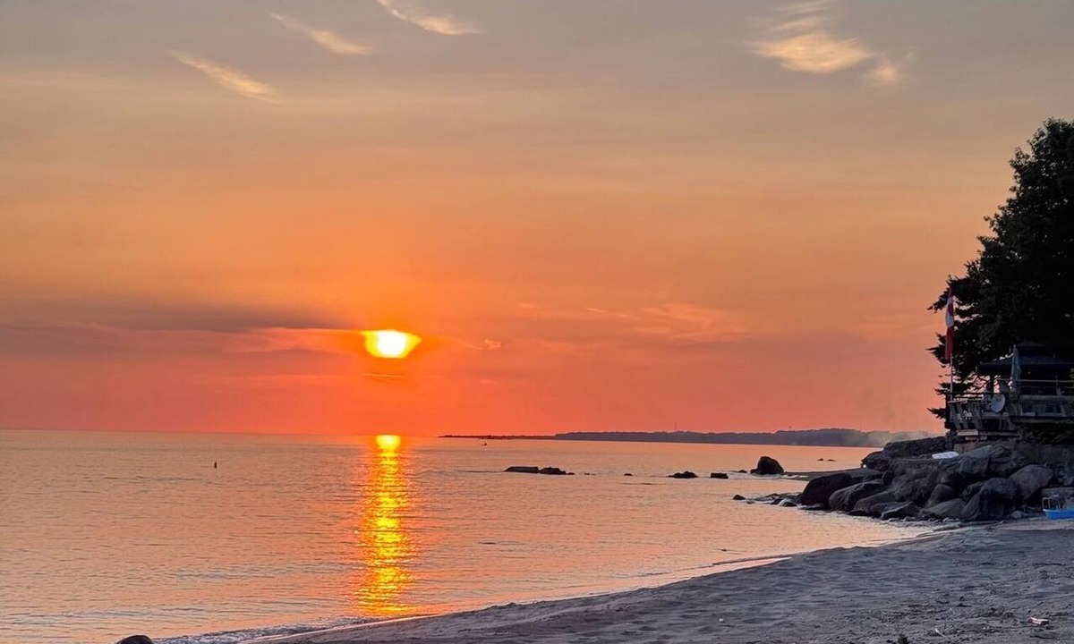 Balm Beach House | Life's a Beach House -Perfect beachfront vacation rental