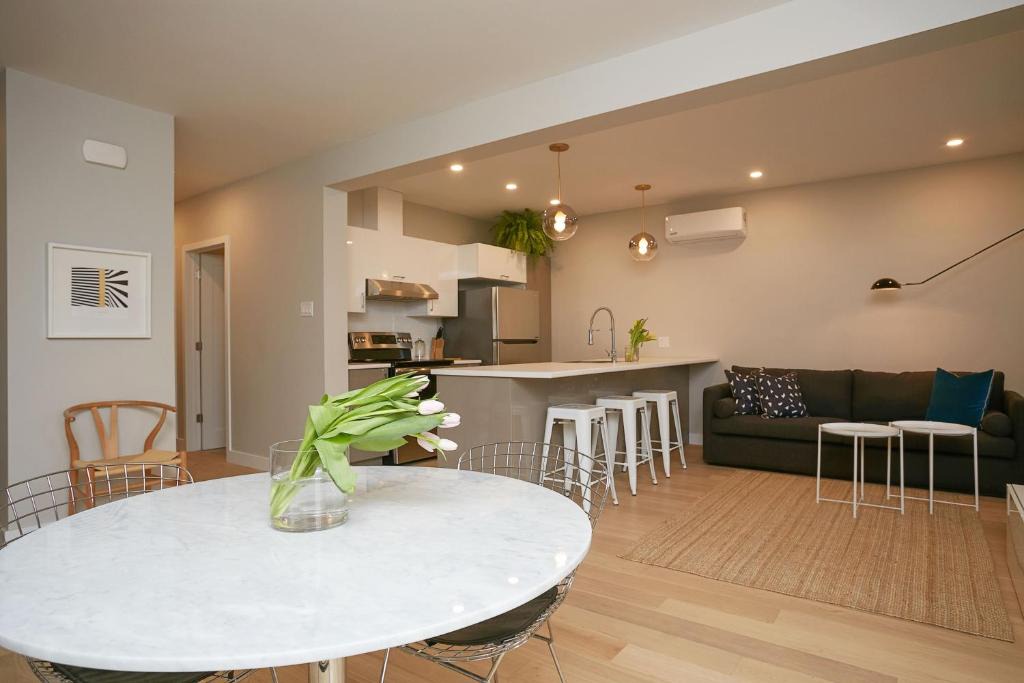 Little Italy Apartment | Little Italy - Montreal Contemporary Apartment