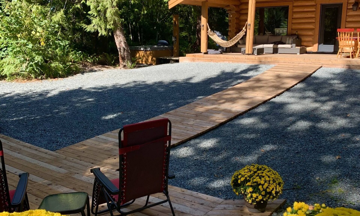 Regional District of Nanaimo House | Log house , teepee, 4 holiday trailers, room for 16+ guests(14 beds)