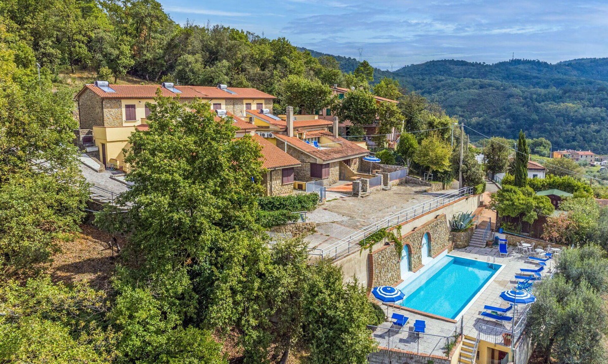 San Baronto Apartment | Lovely apartment for 4 people with WIFI, pool, balcony, pets allowed and panoramic view