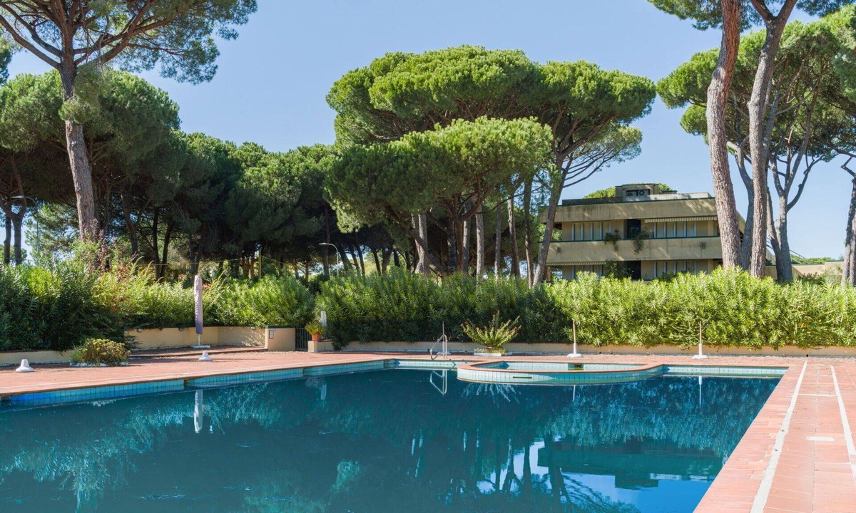Cinquale Apartment | Lovely apartment for 4 people with WIFI, A/C, pool, TV and balcony