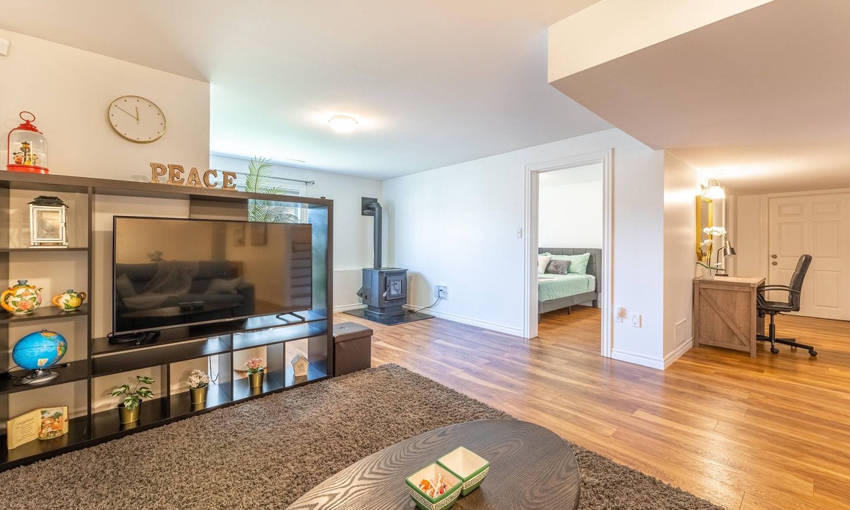 Halifax Apartment | Lovely King Basement Suite & Small Cinema & Fireplace
