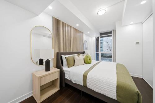 CityPlace House | Lux Harbourfront Home Sleeps 10 with Free Parking