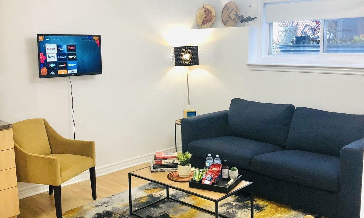 Russell Apartment | Luxurious 2bed 1 bath Executive Suite near Ottawa - sleeps 6