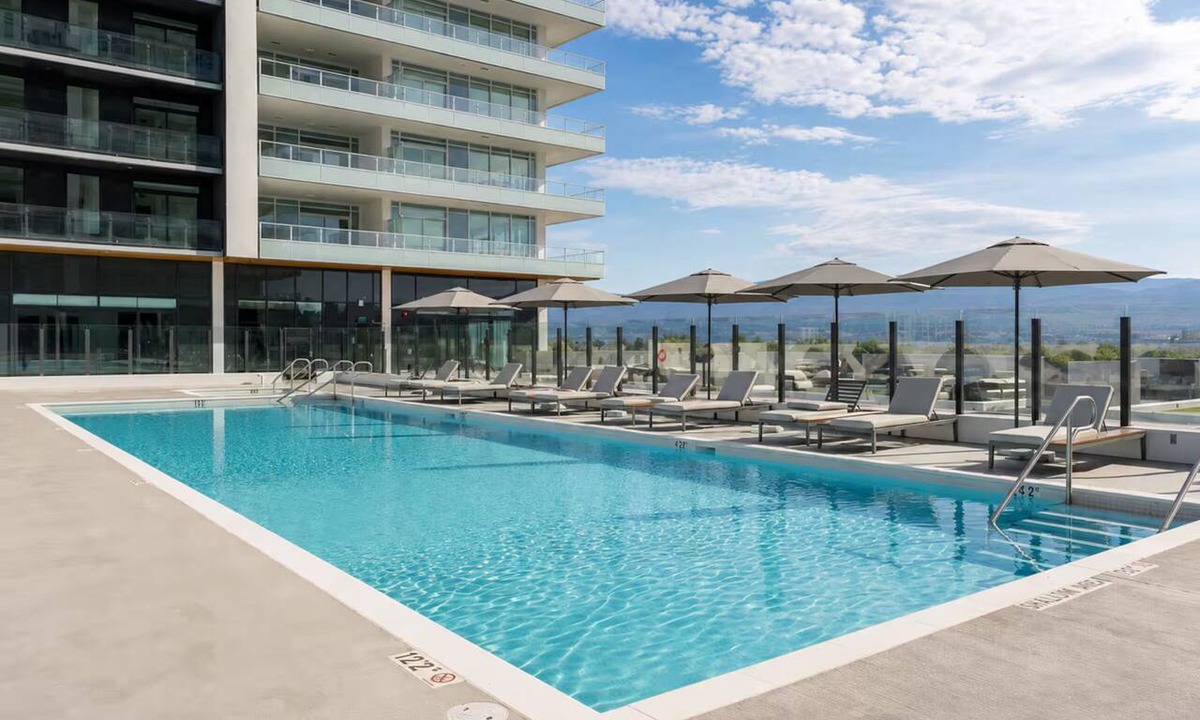 Downtown Kelowna Apartment | Luxurious Lakefront Living with Views! 2BR 2BA