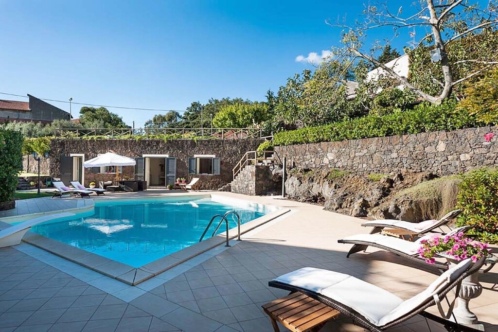 Ragalna Villa | Luxurious Villa in Ragalna with Private Pool