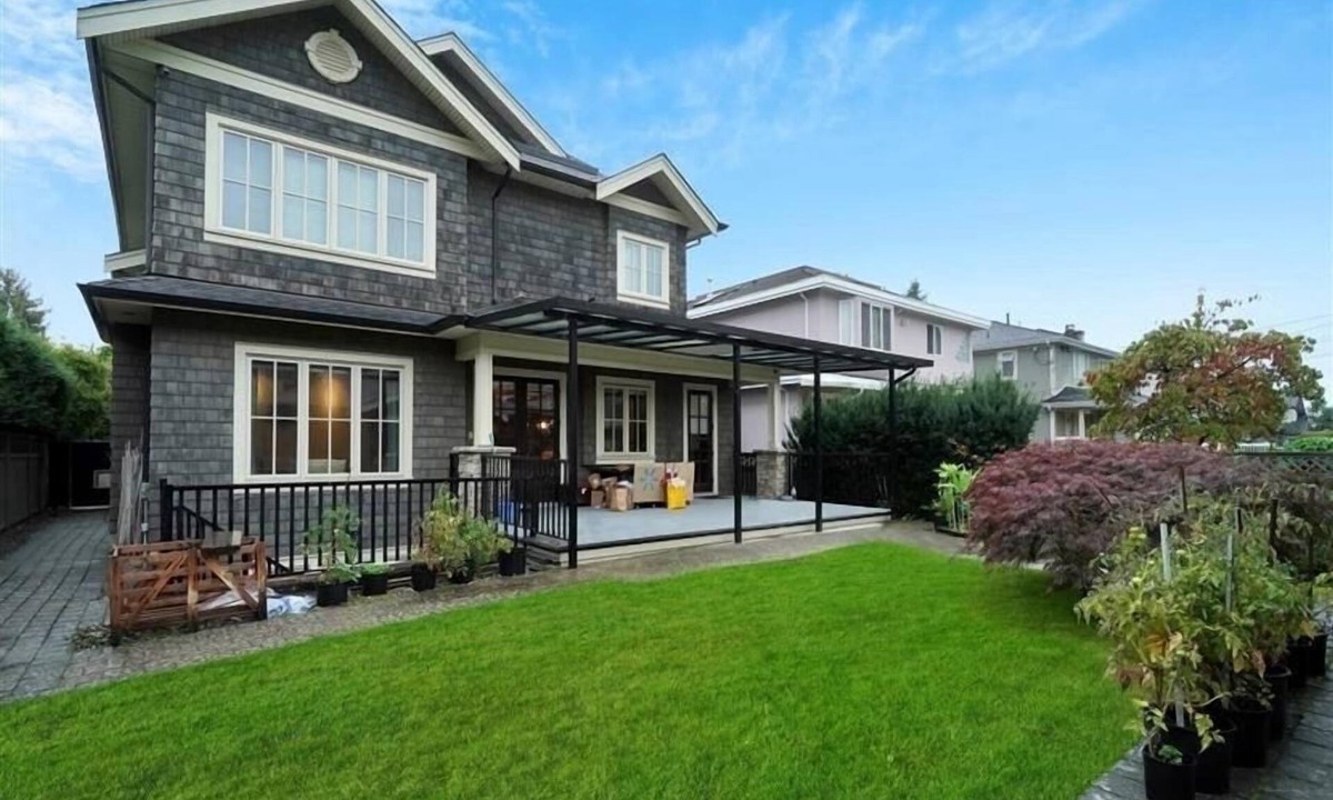 Kerrisdale House | Luxury 2BR Retreat in Kerrisdale | Near DT & YVR