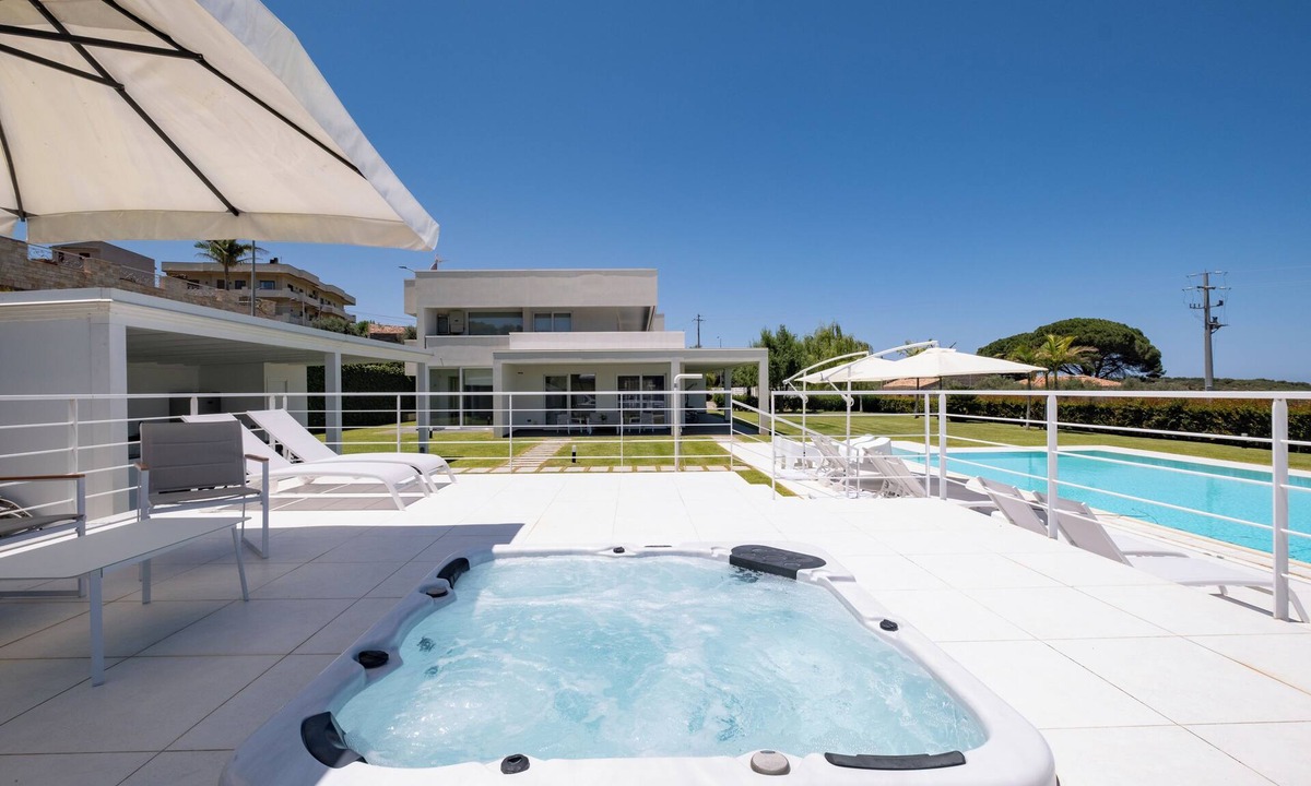 Rodi Milici Villa | Luxury 3 bed villa with pool & Jacuzzi