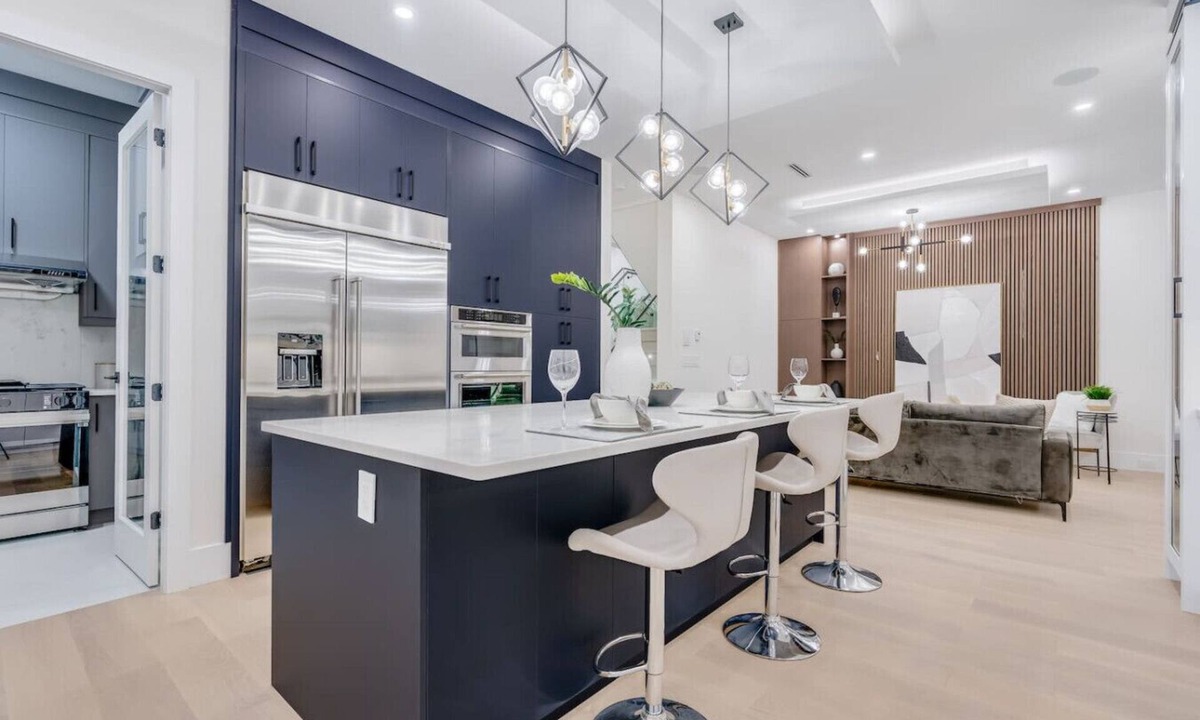 Surrey House | Luxury 5BR Home | 5 Full Baths | Near Morgan Golf