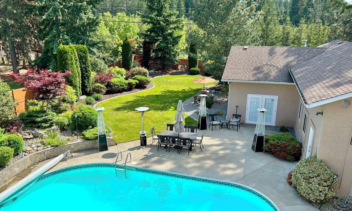 Gallaghers Canyon House | Luxury Executive Home with Pool & Hot Tub Near Wineries, Hiking, KVR & Golf