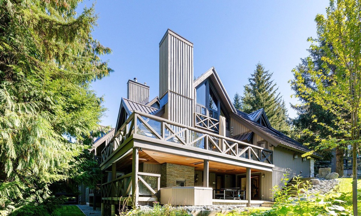 Upper Village House | Luxury Ski-in/Ski-out Home with Oversized Hot Tub on Whistler-Blackcomb Slopes