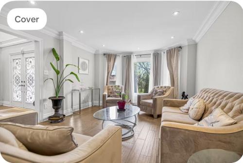 Richmond Hill House | Luxury Spacious House Near Yonge St Mall Hwy7