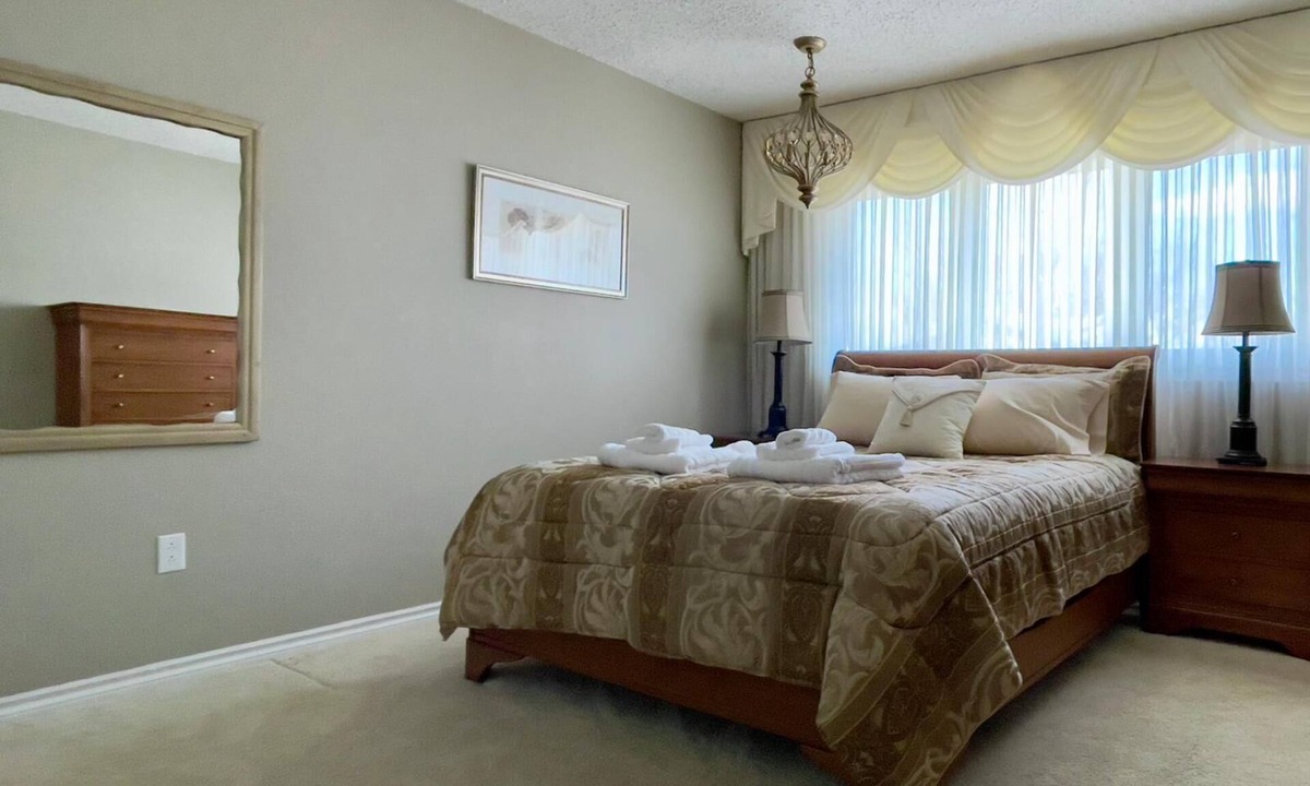 Winnipeg House | Luxury Sun-Drenched Serenity: Spacious 3BR Home in Quiet Neighborhood
