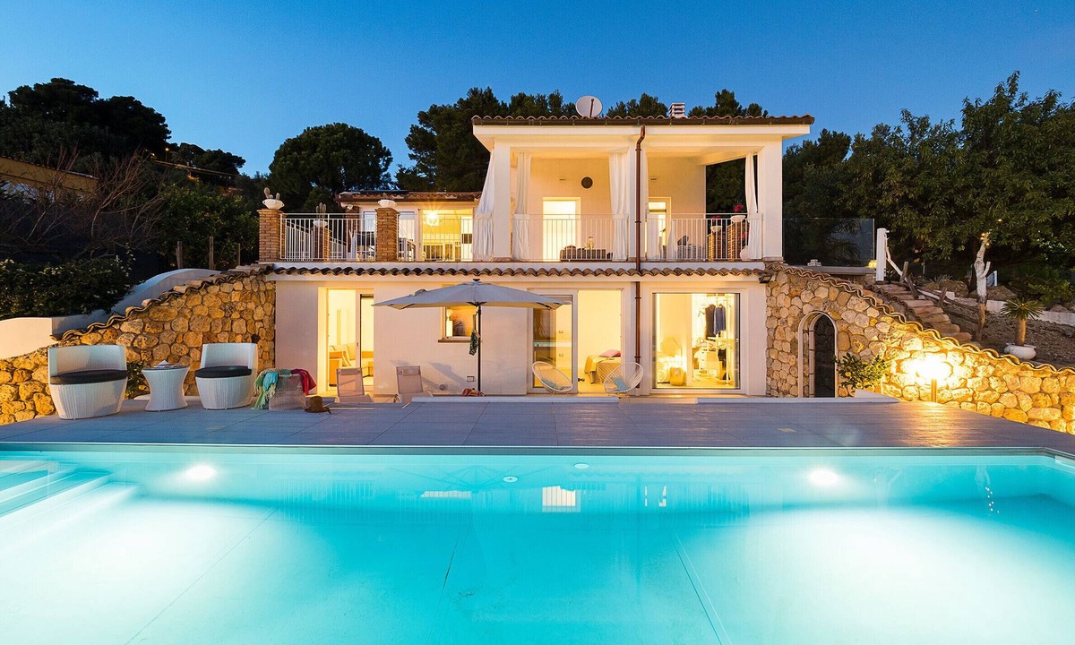 Licata Villa | Luxury villa with pool