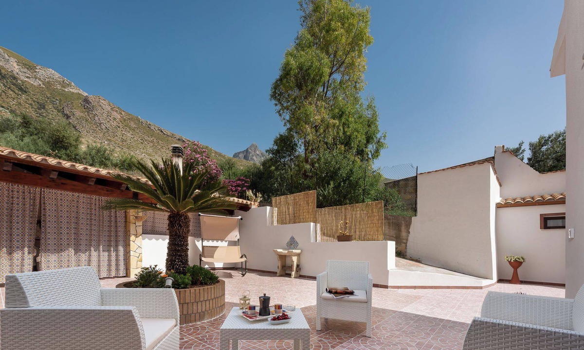 Macari Apartment | Makari our angel- apartments and room rentals Mount irako