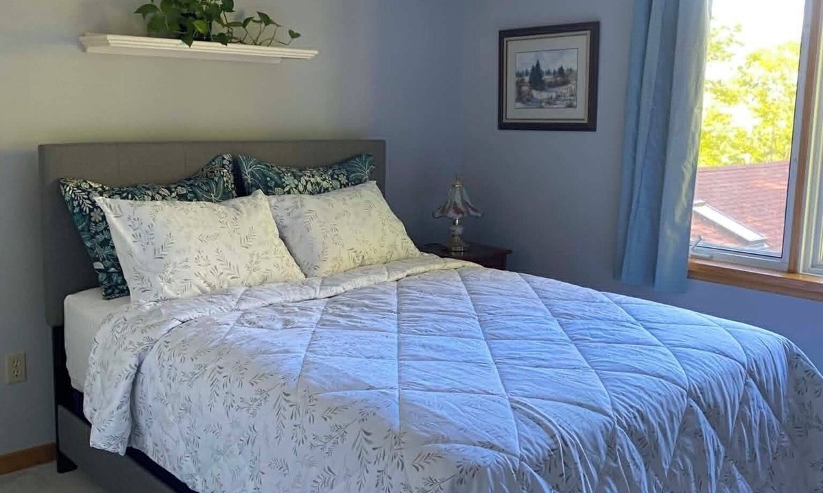 Fall River House | Maplewood Guest Room